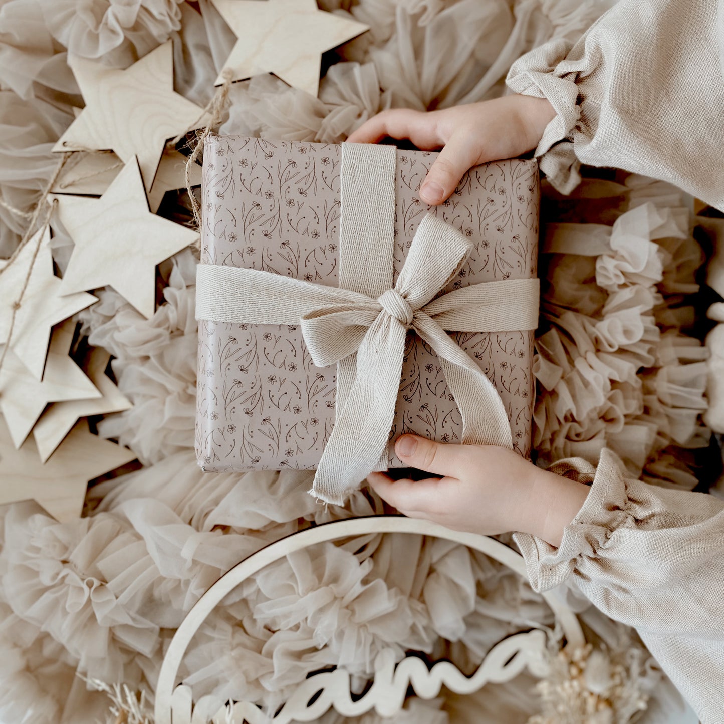 Geschenkpapier Rose | gefaltet